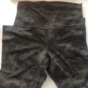 Lululemon camo cropped align leggings